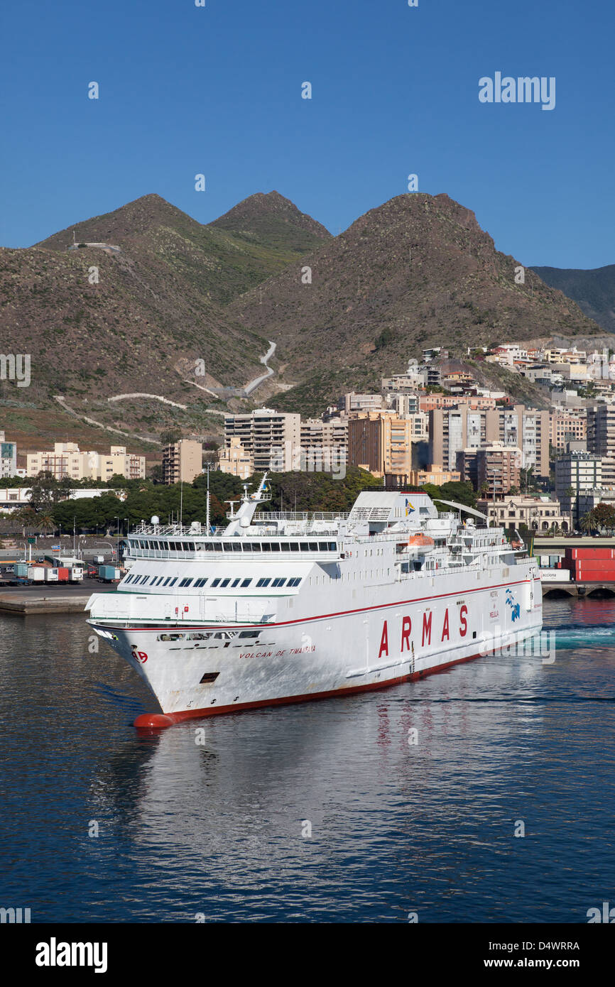 Ship Armas Ferry Volcan De Tamasite Manoeuvring Out Of Port Tenerife Port Puerto De Los Cristianos Santa Cruz De Tenerife Spain Stock Photo Alamy