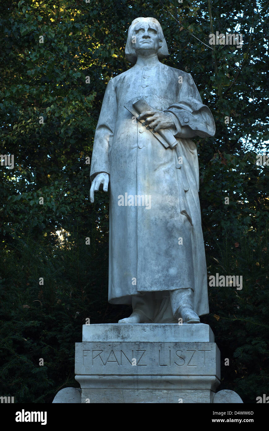 Weimar, Germany, monument of the famous composer Franz Liszt Stock Photo -  Alamy