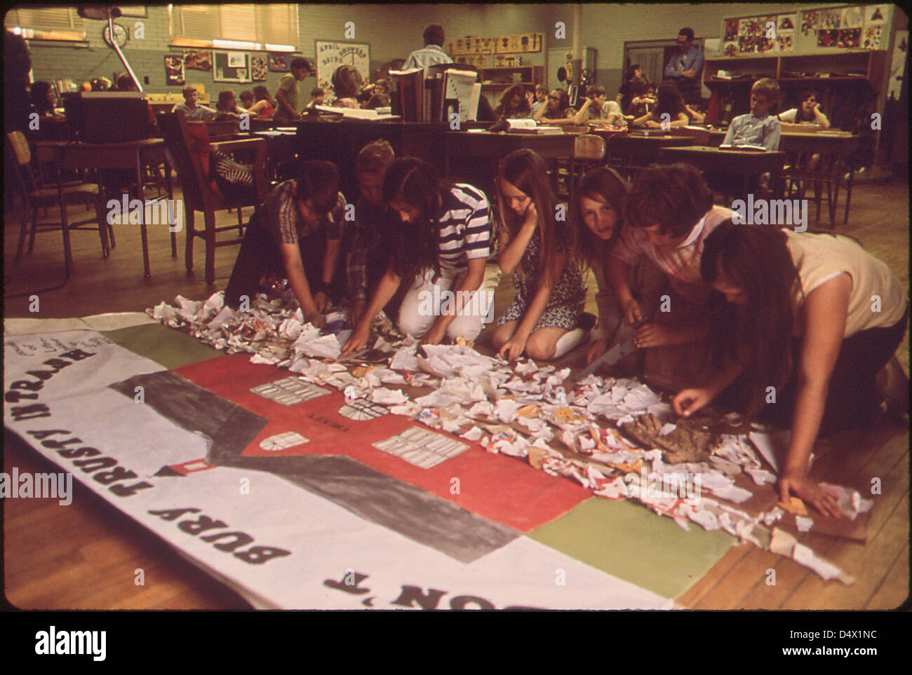 School students history project hi-res stock photography and images - Alamy