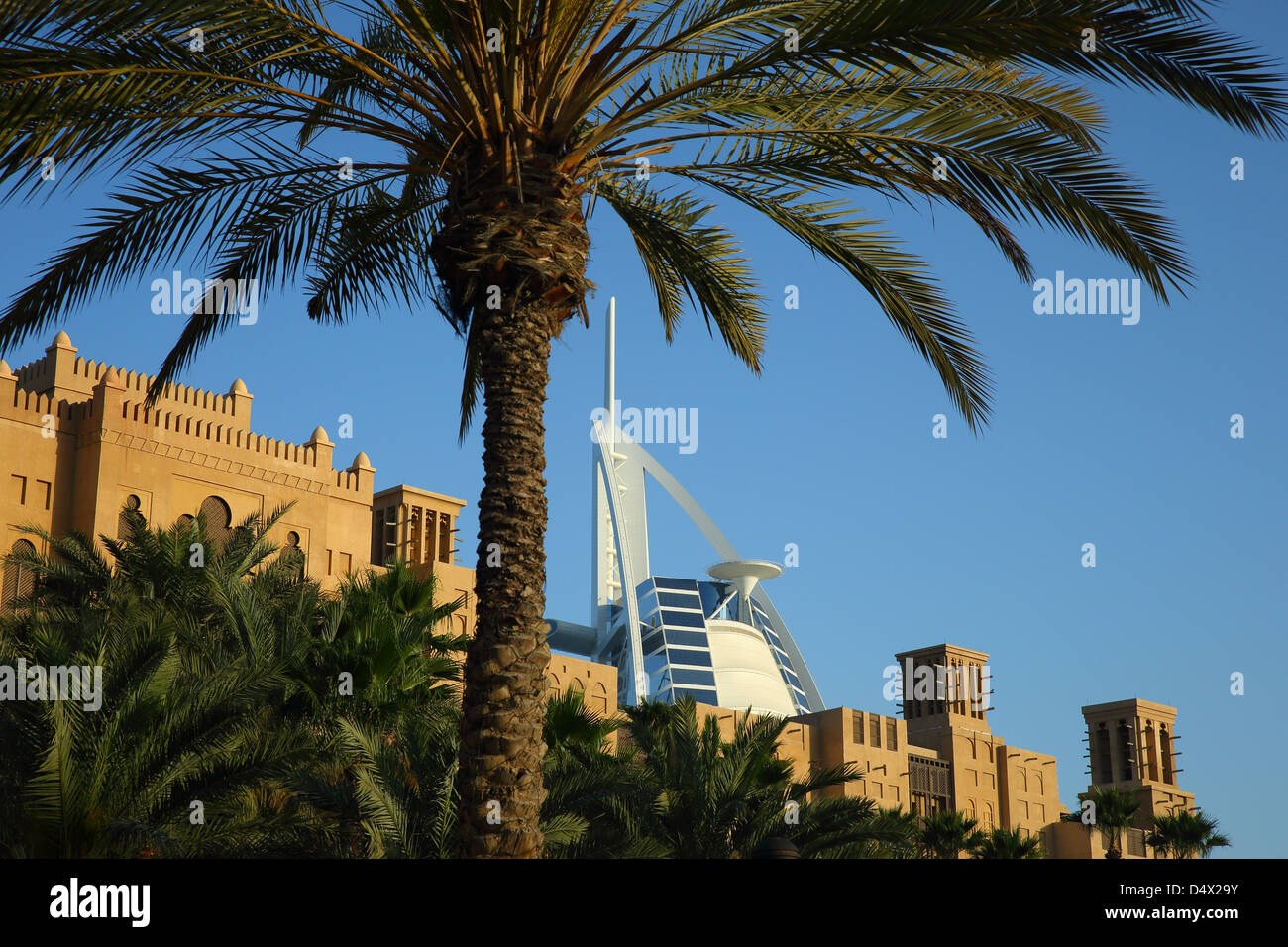 Dubai palm jumeirah hi-res stock photography and images - Alamy