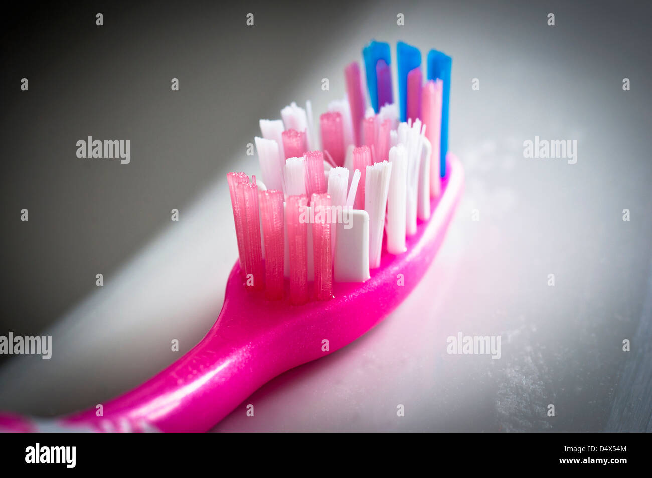 Pink toothpaste hi-res stock photography and images - Alamy