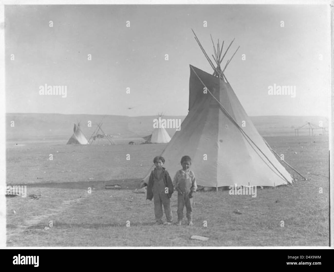 Native tipi child hi-res stock photography and images - Alamy