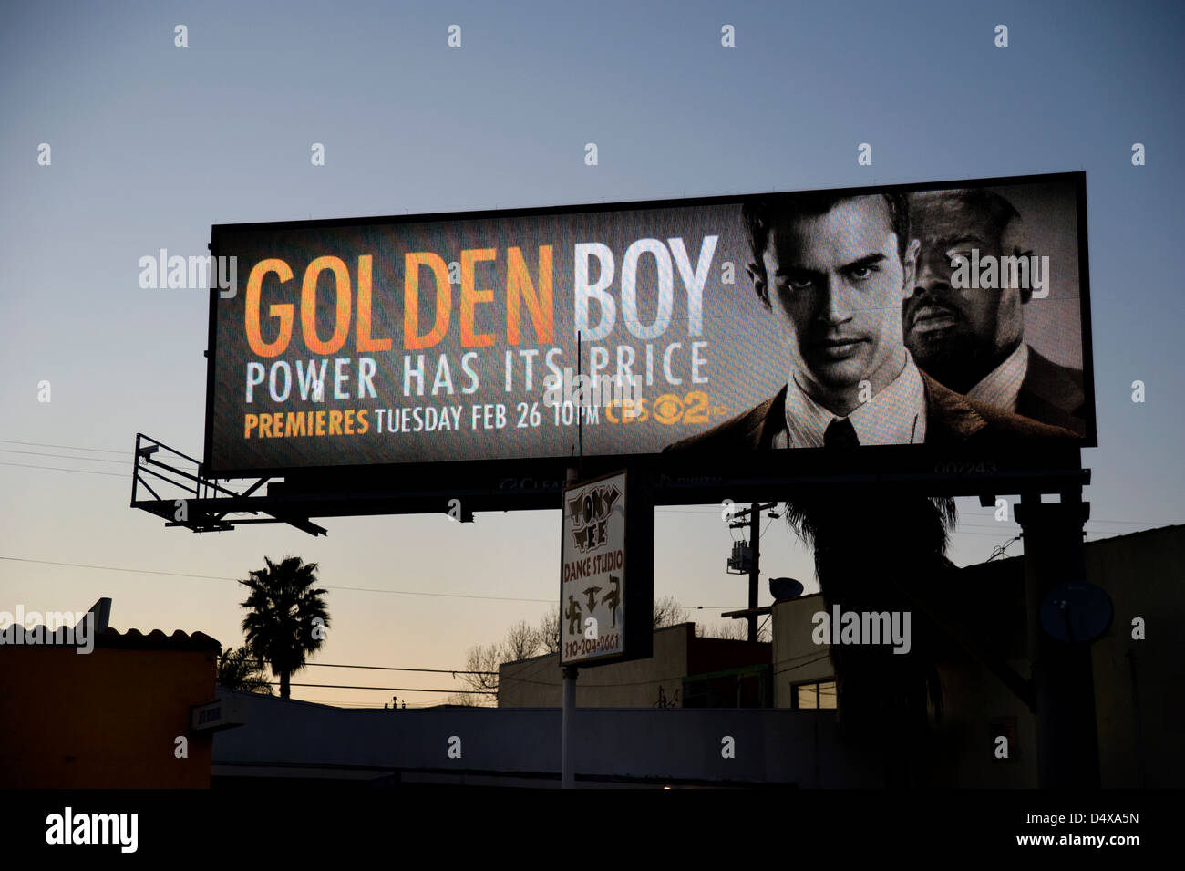 Digital advertising billboard hires stock photography and images Alamy