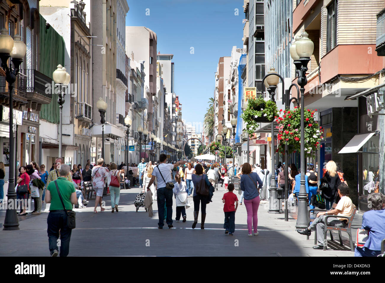 LAS PALMAS CAPITAL OF GRAN CANARIA. PART OF THE MAIN SHOPPING STREET Stock  Photo - Alamy