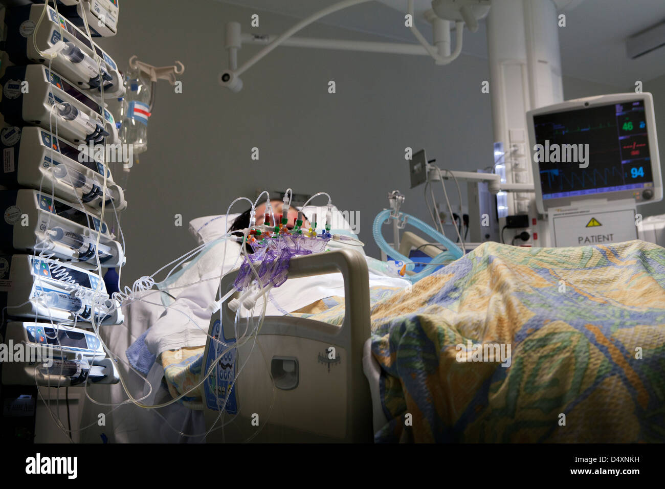 INTENSIVE CARE UNIT Stock Photo - Alamy