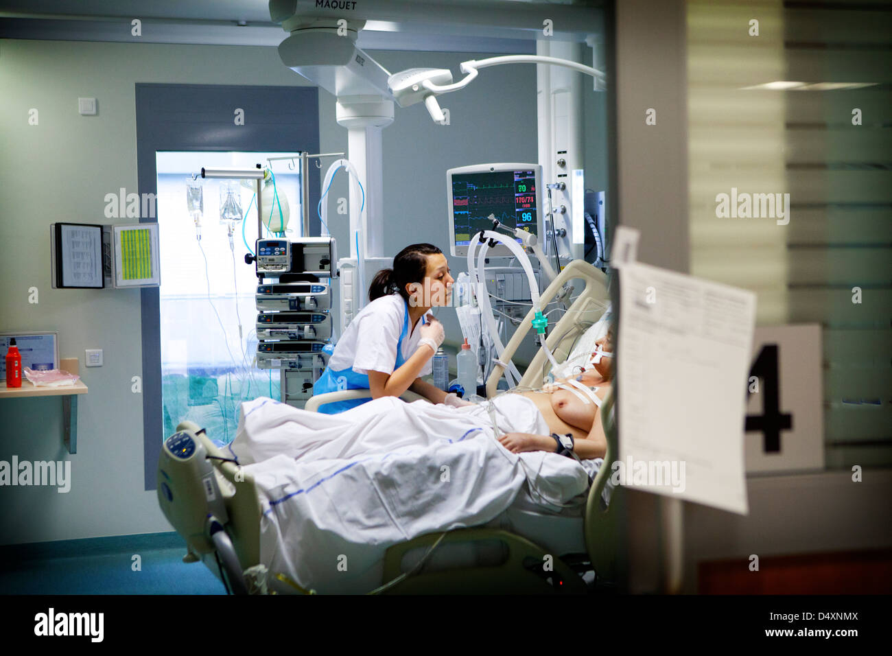 INTENSIVE CARE UNIT Stock Photo Alamy