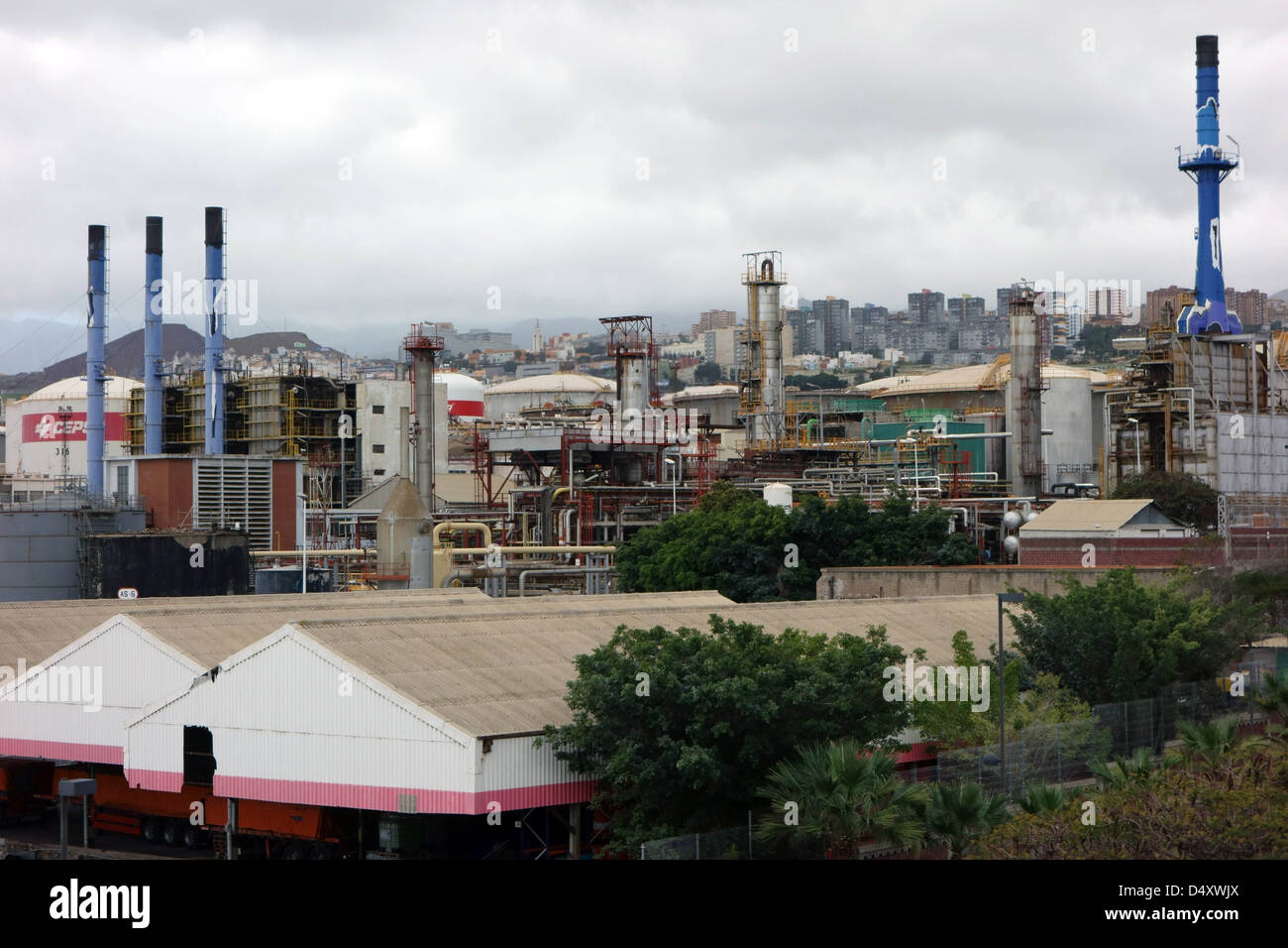 CEPSA (Spanish Petroleum Company) refinery on outskirts of Santa Cruz de Tenerife, Canary Islands Stock Photo