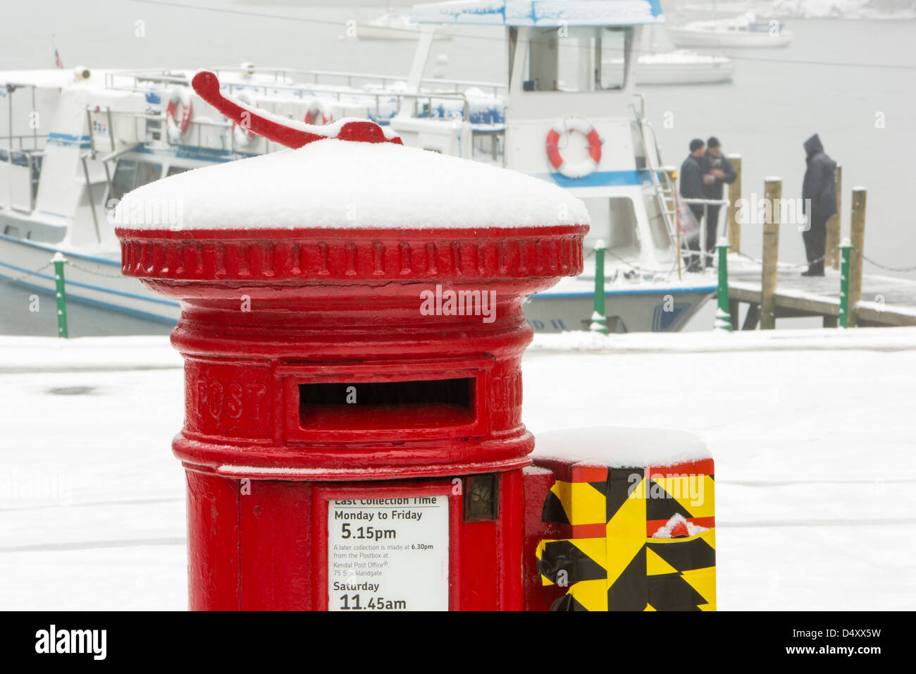 Cumbria, snow, post box hi-res stock photography and images - Alamy