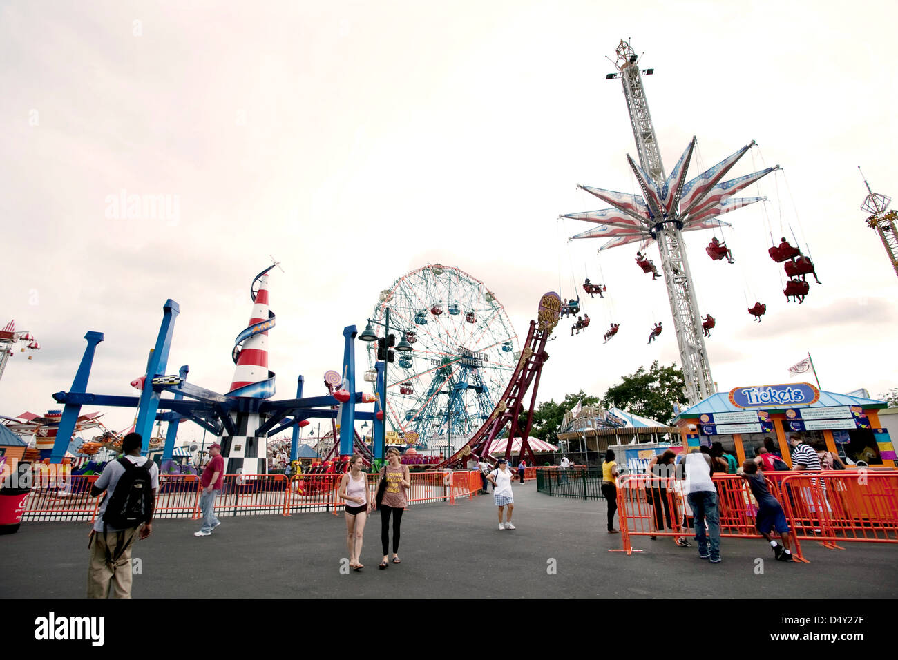 Empty coney island amusement park hi-res stock photography and images ...
