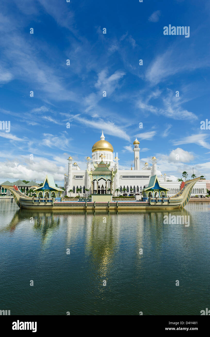 View of Omar Ali Saifuddien Mosque, Bandar Seri Bengawan, Brunei, Borneo, Asia. Stock Photo