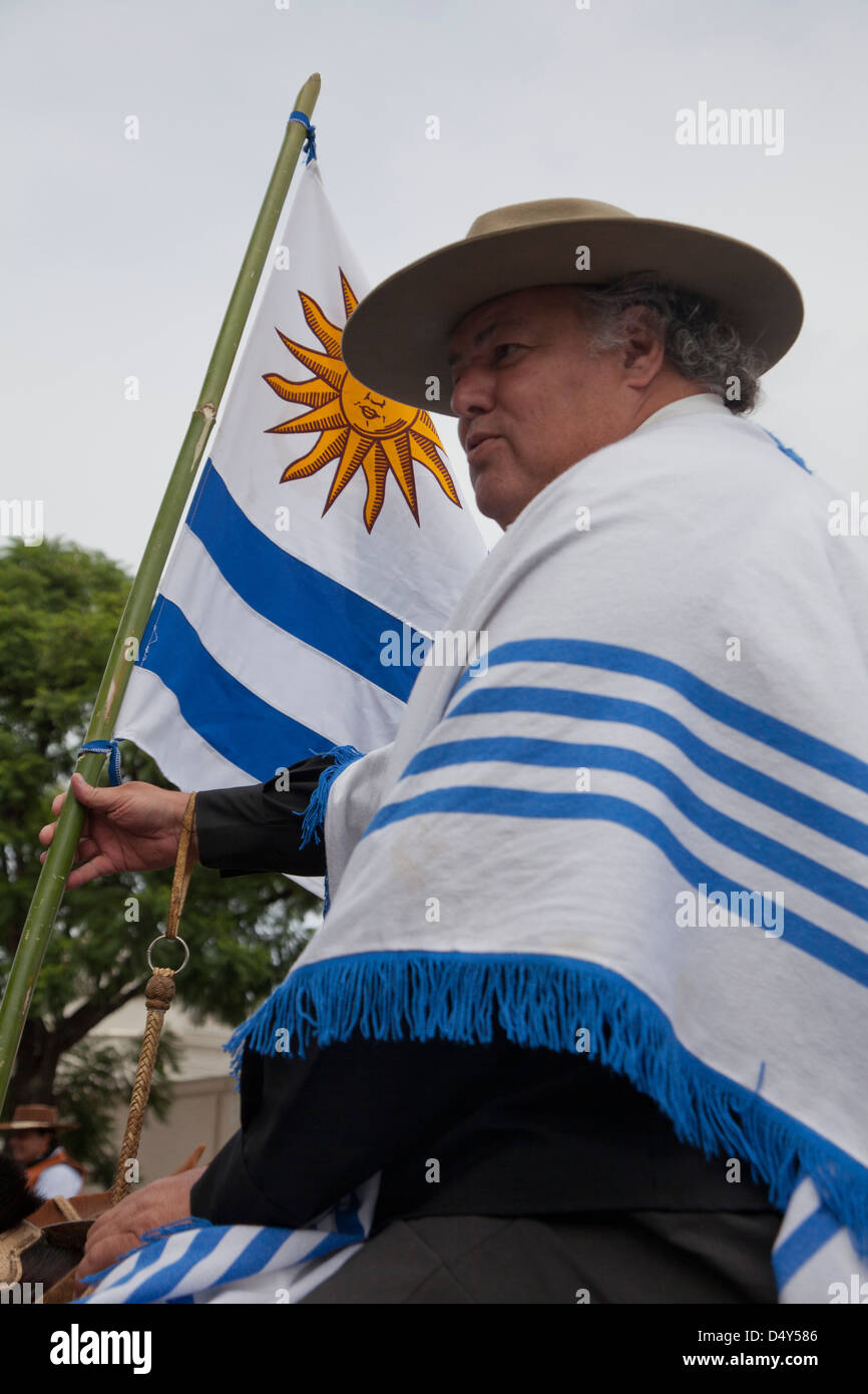 Gaucho in traditional costume. Mercedes, Uruguay Stock Photo - Alamy