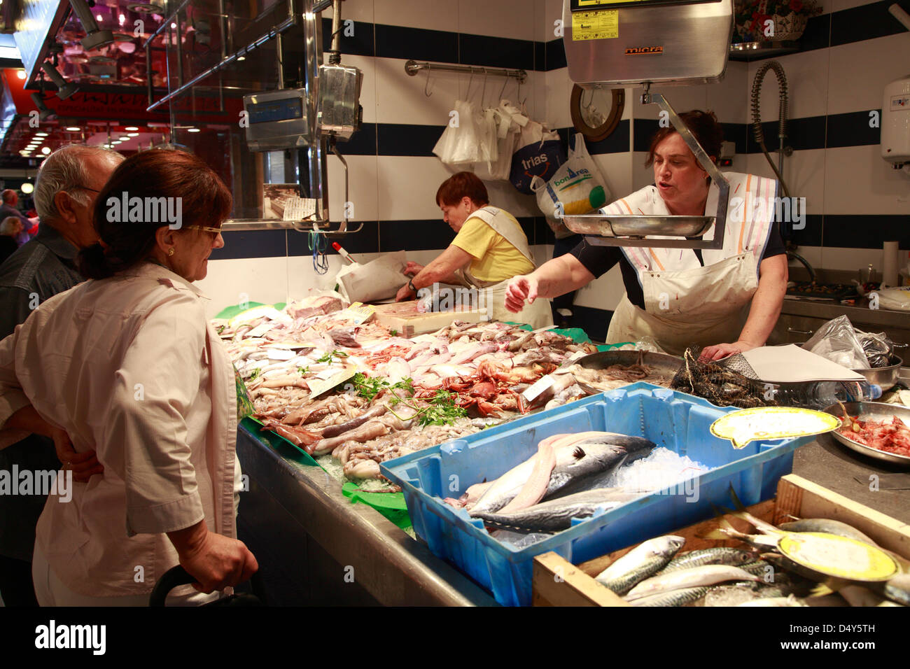 Raval, Market  hall Mercat de la Boqueria, fish stall, Barcelona, Spain Stock Photo