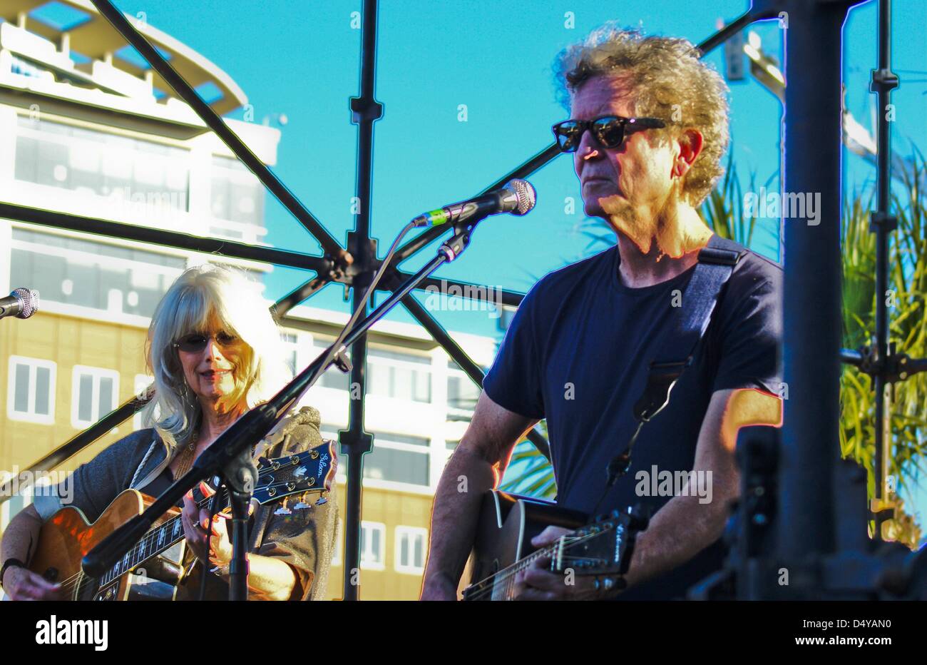 Emmylou harris and rodney crowell hi-res stock photography and images ...
