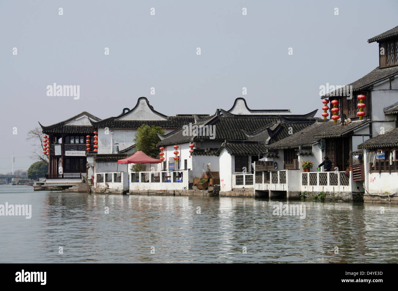 China, outskirts of Shanghai. Ancient water village of Zhujiajiao. Typical riverfront homes. Stock Photo