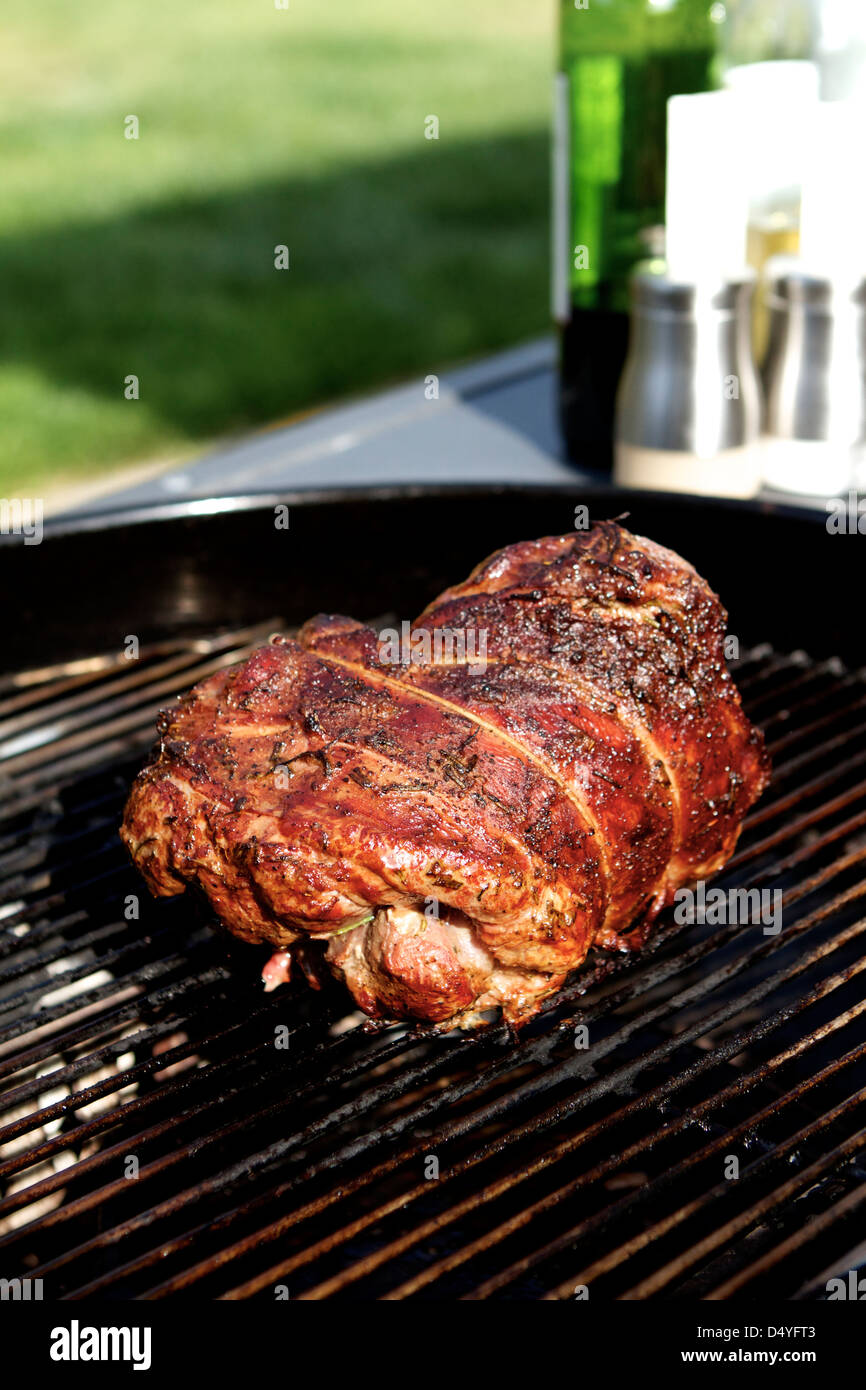 Weber kettle barbecue hires stock photography and images Alamy