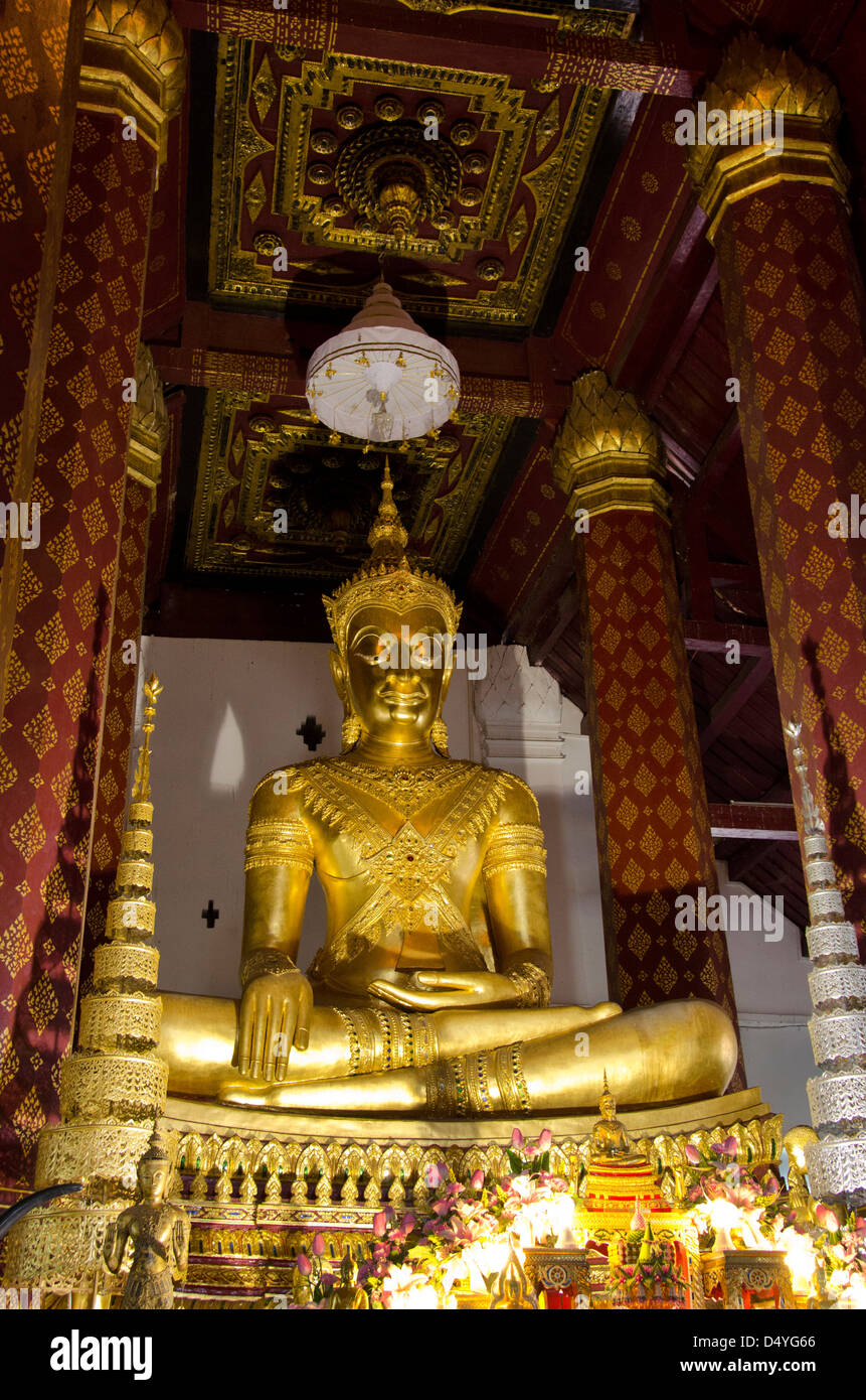 Thailand, Ayuthaya. Wat Na Phramane (aka Wat Naphrameru) Bronze cast seated Buddha covered in gold. Stock Photo