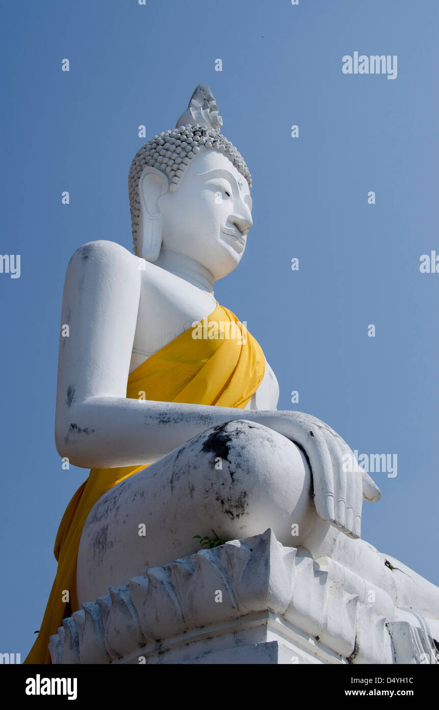 Thailand Ayutthaya Wat Phra Chao Phya Thai Aka Wat Yi Stock Photo Alamy
