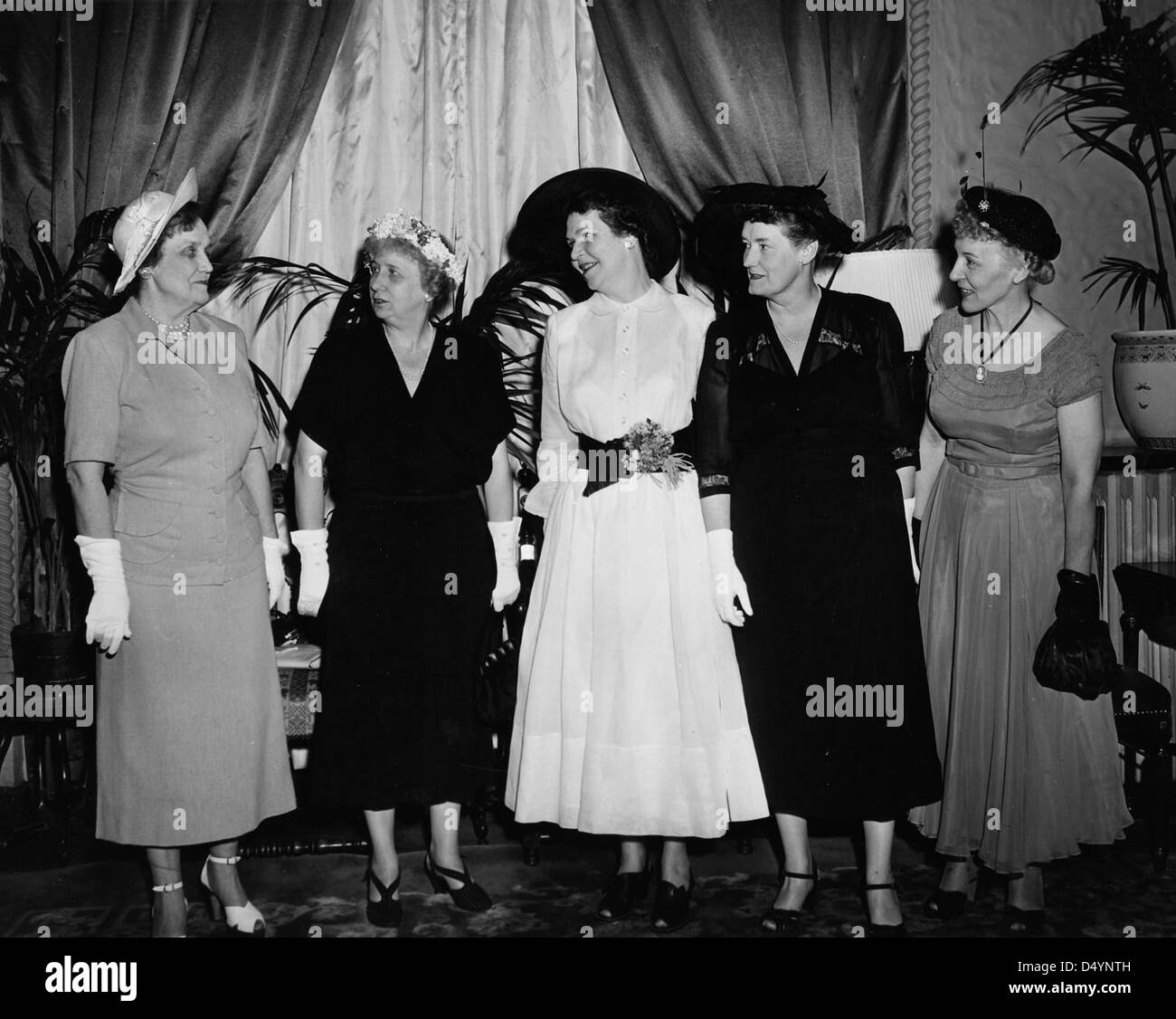 Photograph of Mrs. Bess W. Truman with Democratic Women, ca. 1950 Stock Photo