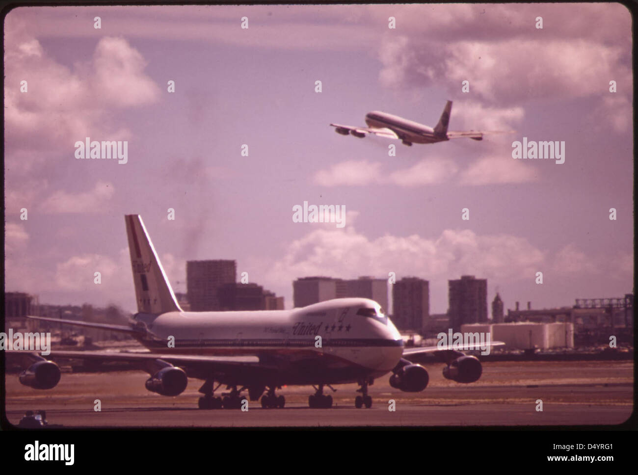 Boeing 747 100 pan am hi-res stock photography and images