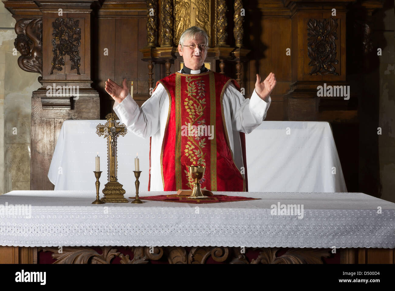 Priest vestment altar hi-res stock photography and images - Alamy