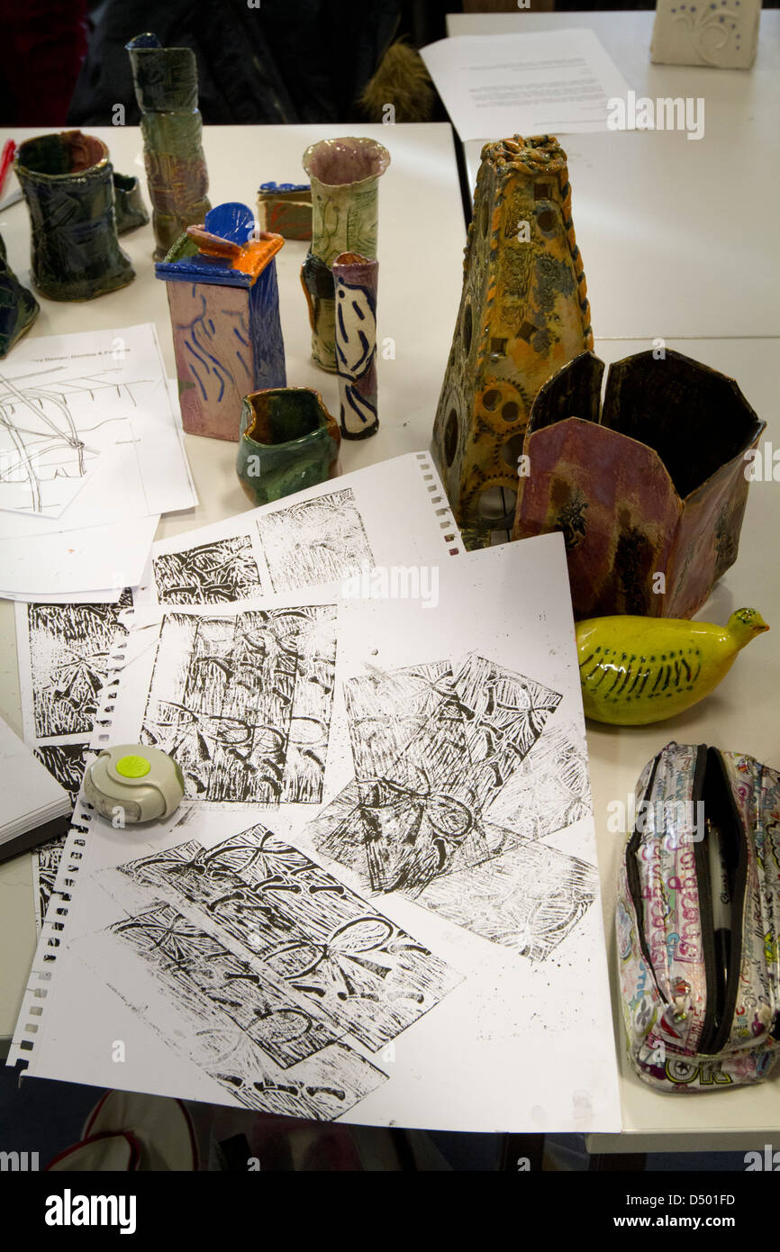 Ceramics course at Cardonald College, Glasgow Stock Photo Alamy