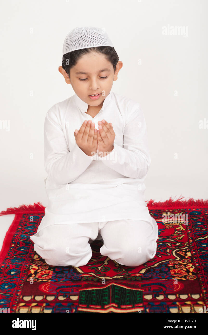 Indian muslim child boy namaz hi-res stock photography and images - Alamy Indian muslim child boy namaz hi-res stock photography and images - Alamy