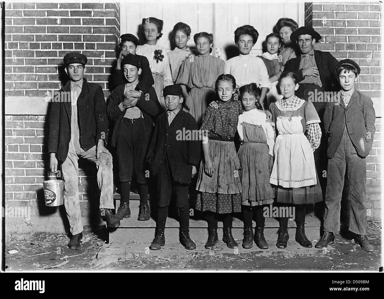 Children work factory Black and White Stock Photos & Images - Alamy