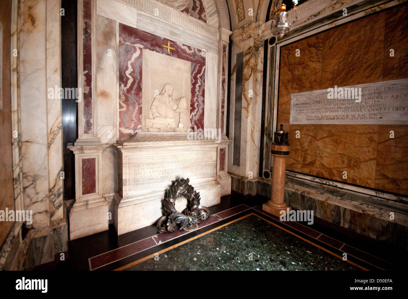Italy, Emilia Romagna, Ravenna, Tomb of Dante Alighieri Stock Photo