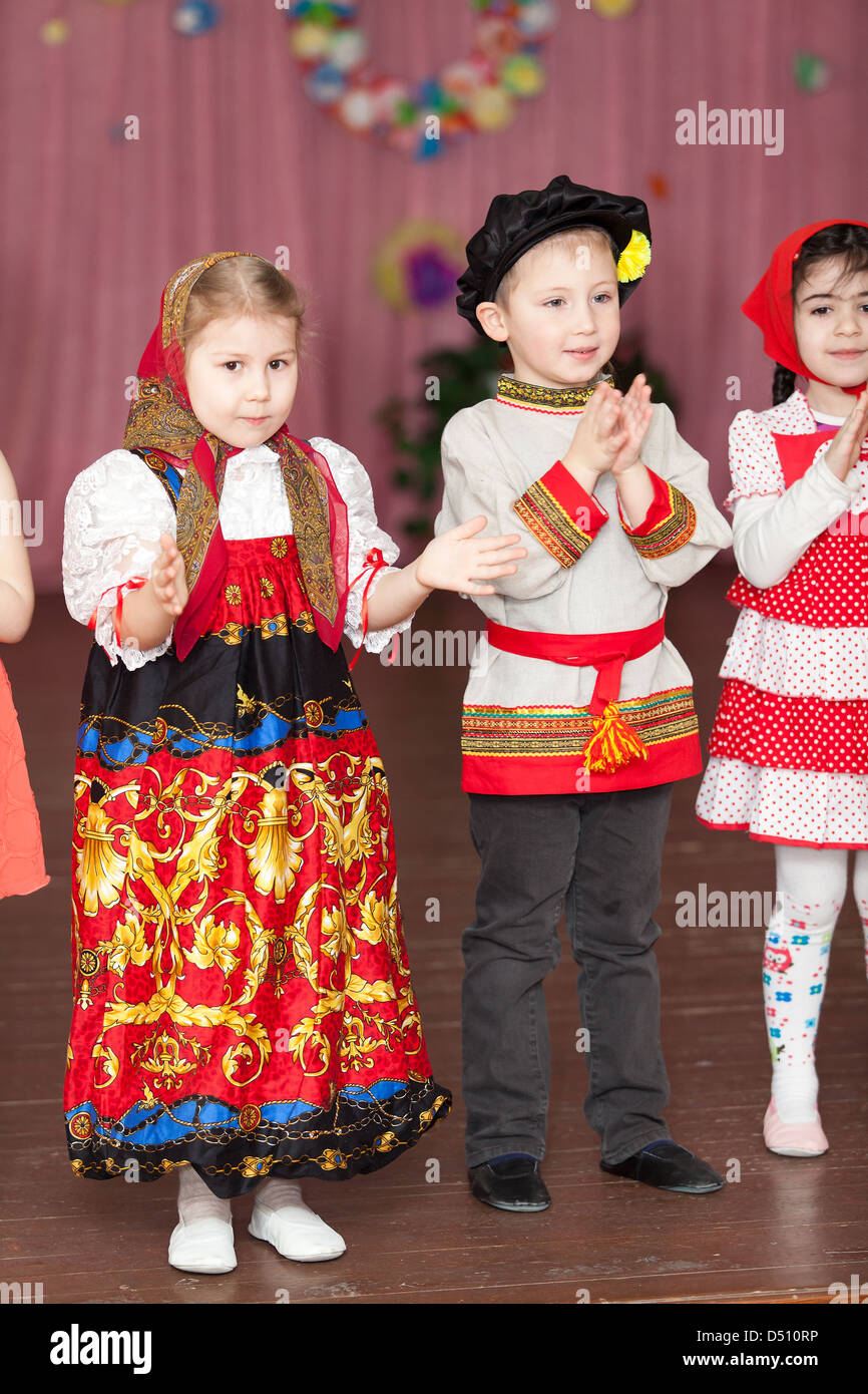 Performance in kindergarten dedicated March 8, International Women Day ...