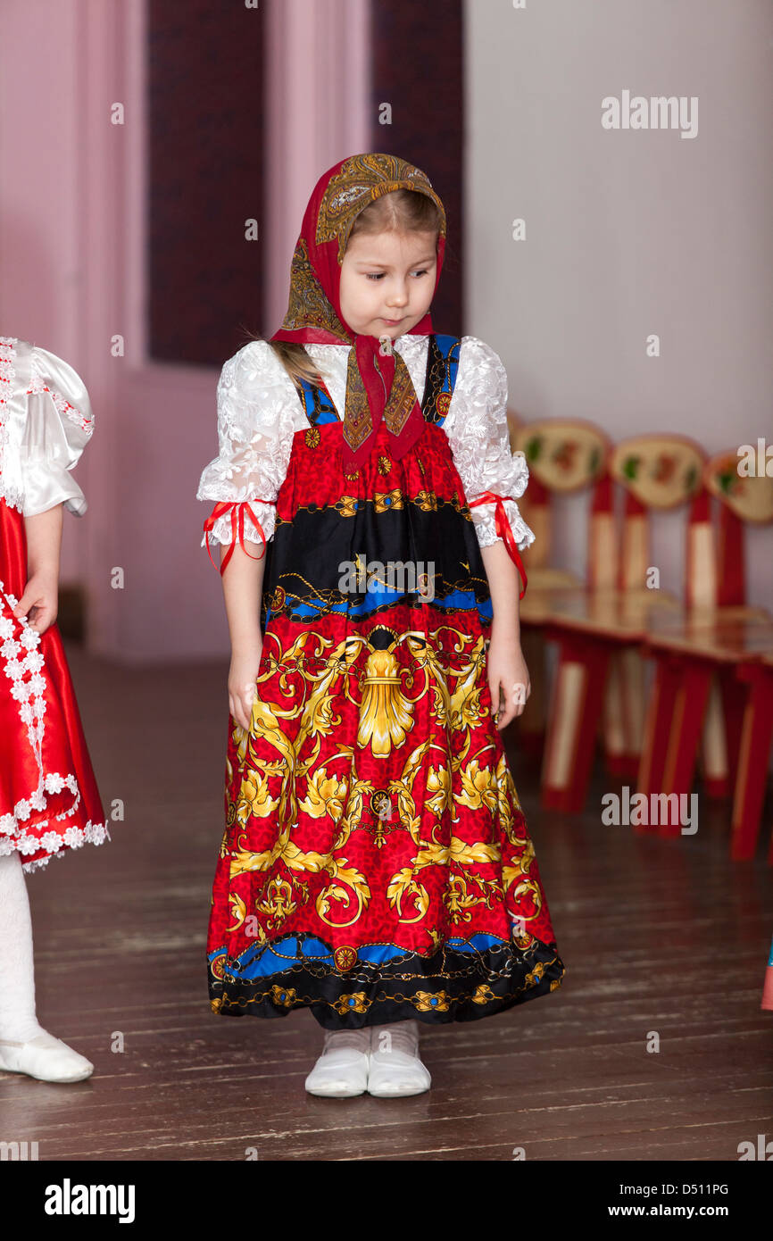 Russian girl traditional dress hi-res stock photography and images - Alamy