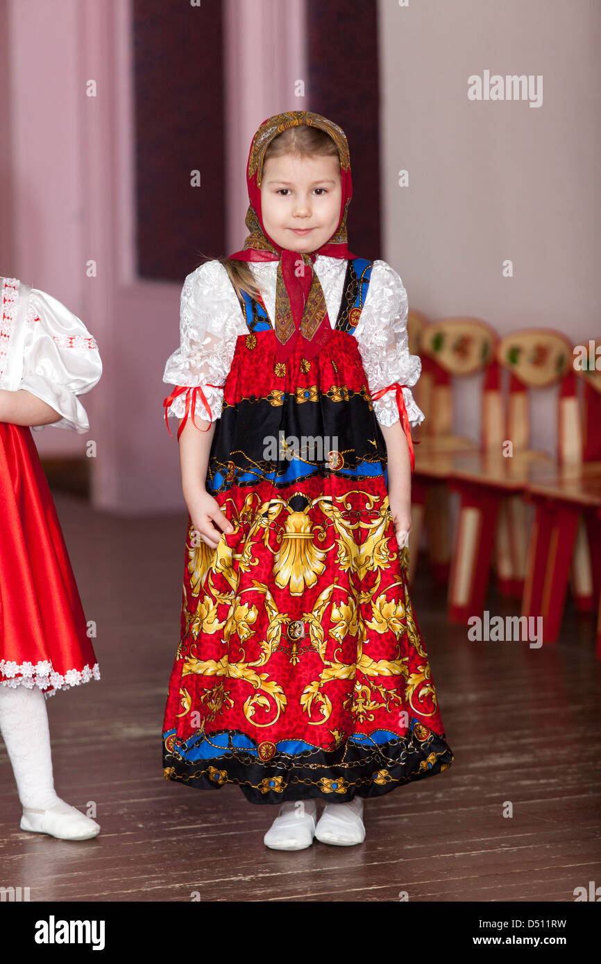 Russian girl traditional dress hi-res stock photography and images - Alamy