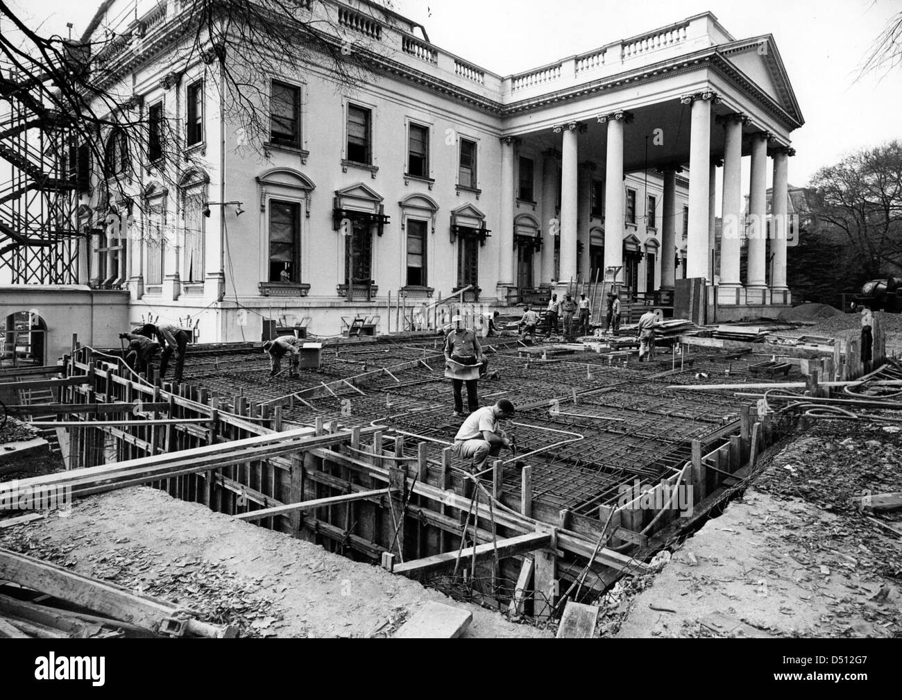View of the Northeast Corner of the White House during the Renovation, 11/06/1950 Stock Photo