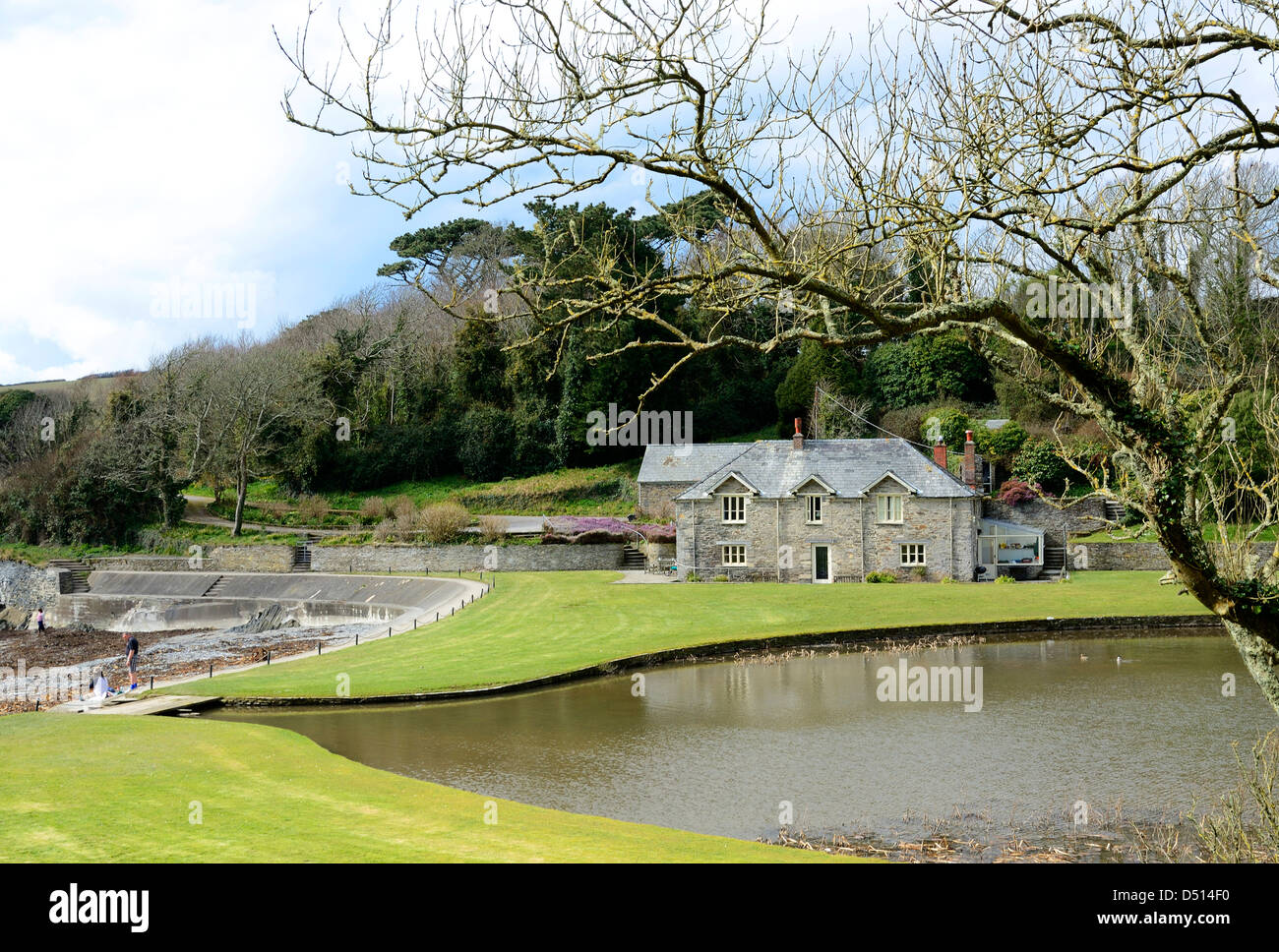 Cottage at polridmouth cove, Menabilly in Cornwall, UK Stock Photo Alamy