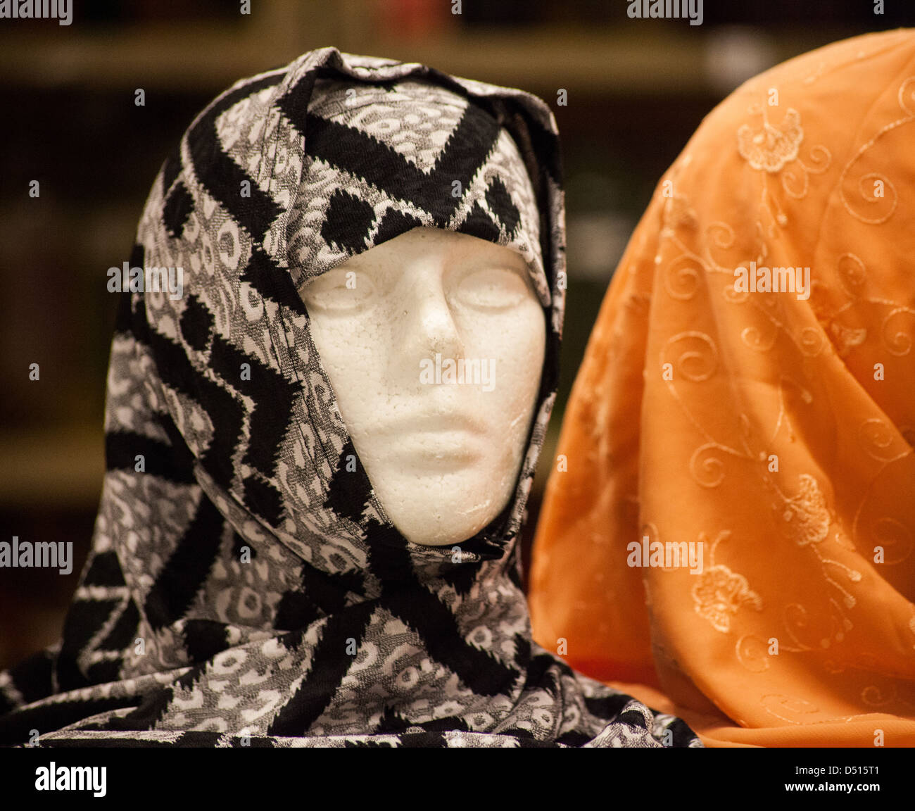 MANNEQUIN HEAD WITH HEADSCARF Stock Photo Alamy
