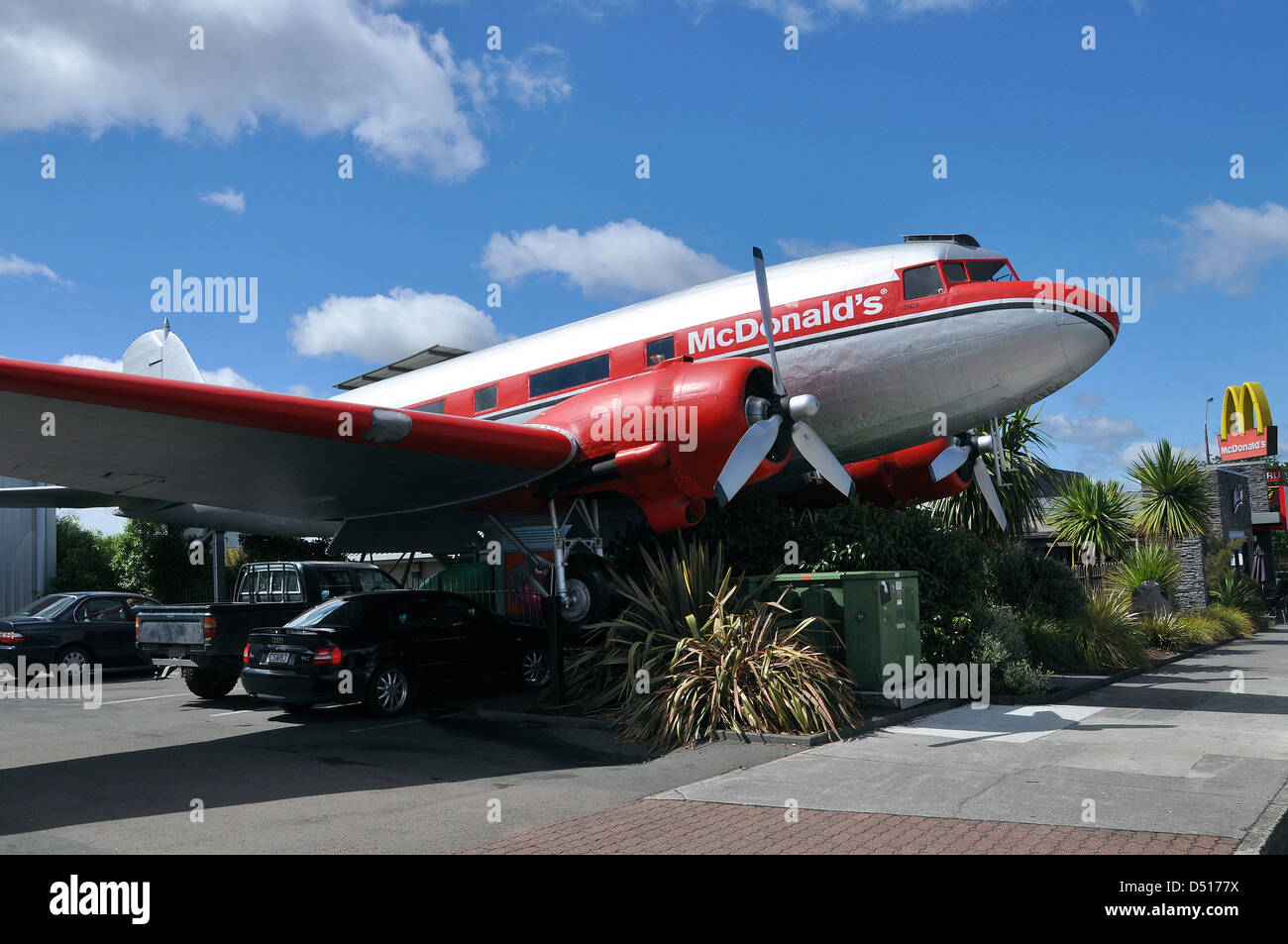 McDonald's plane. A Douglas DC-3 Dakota airplane converted for use as part of the McDonald's restaurant at Taupo, New Zealand. Serial ZK-CAW Stock Photo