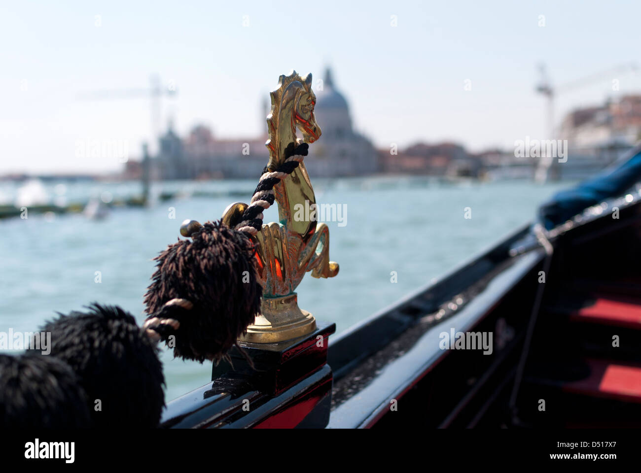 Brass horse head with flowing mane bookend Stock Photo - Alamy