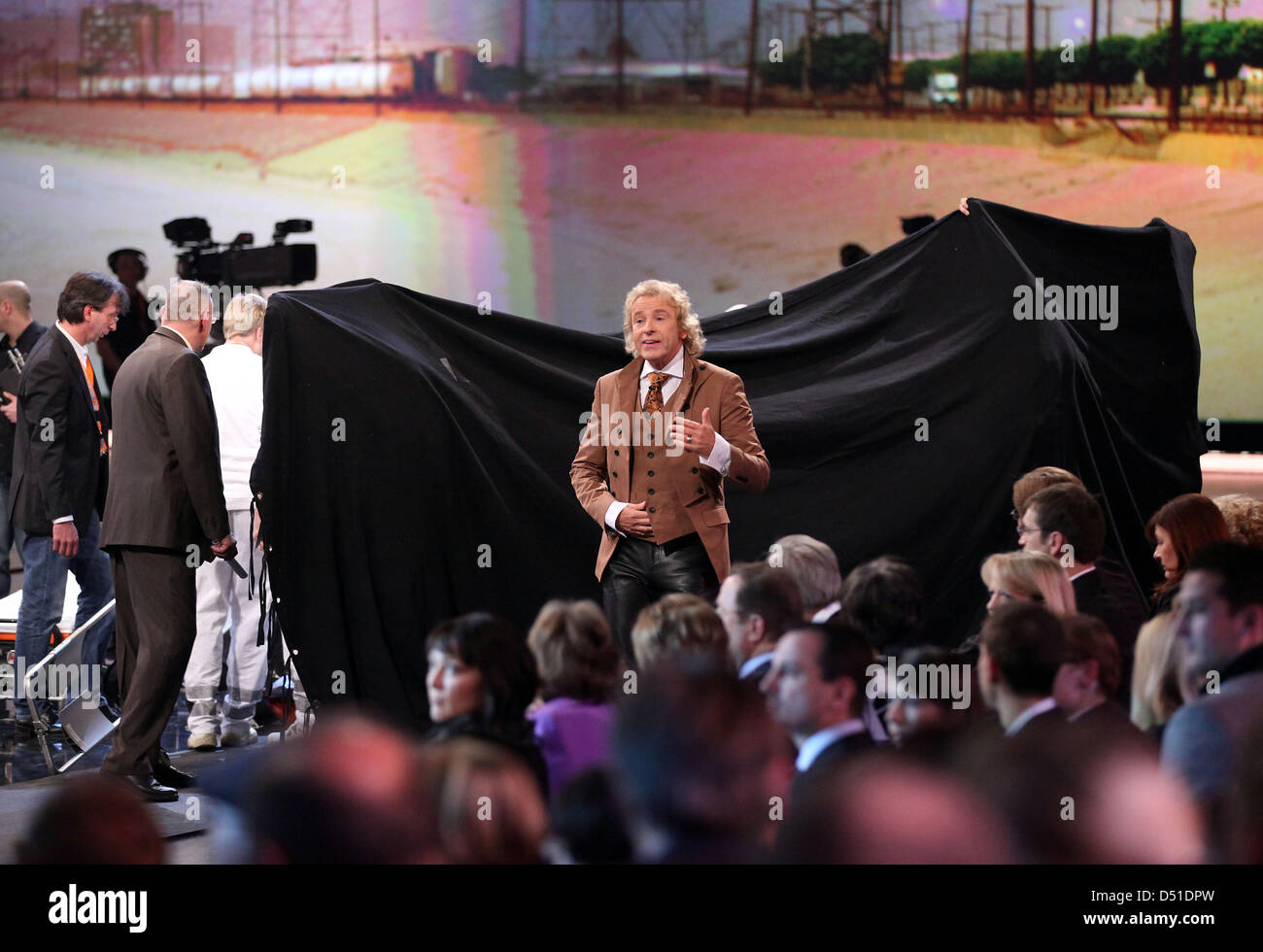 German TV moderator Thomas Gottschalk talks to the Wetten, dass