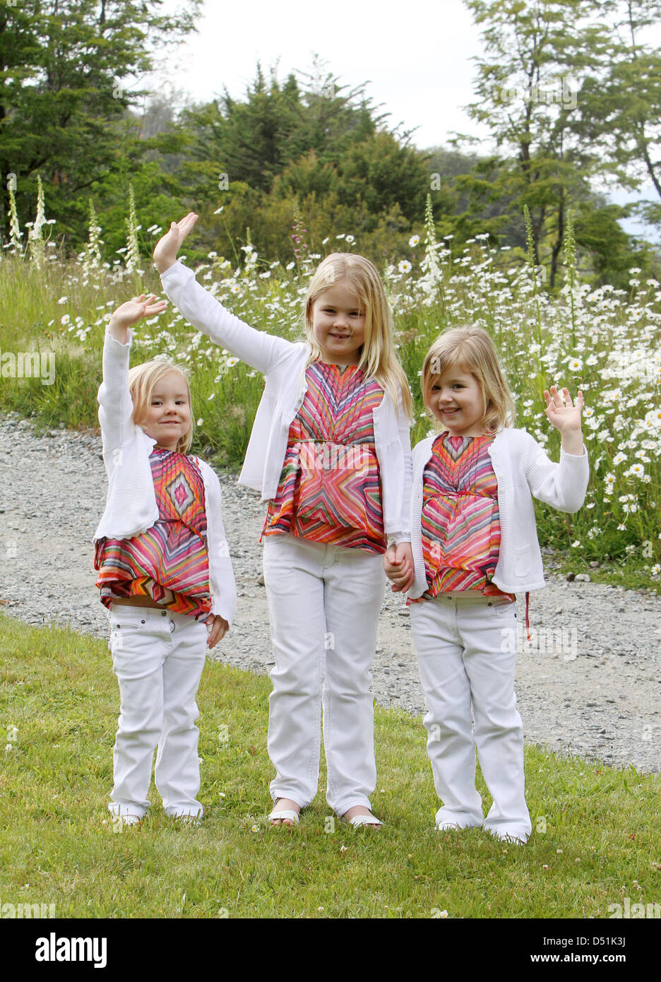 The daughters of Dutch Crown Prince Willem-Alexander and his wife Princess Maxima, (L-R) Ariane, Amalia and Alexia pose for the photographers near the Nahuel Huapi lake in the Patagonia, southern Argentina, 19 December 2010. The Dutch family is in Argentina for their Christmas holidays.  Photo: Patrick van Katwijk Stock Photo