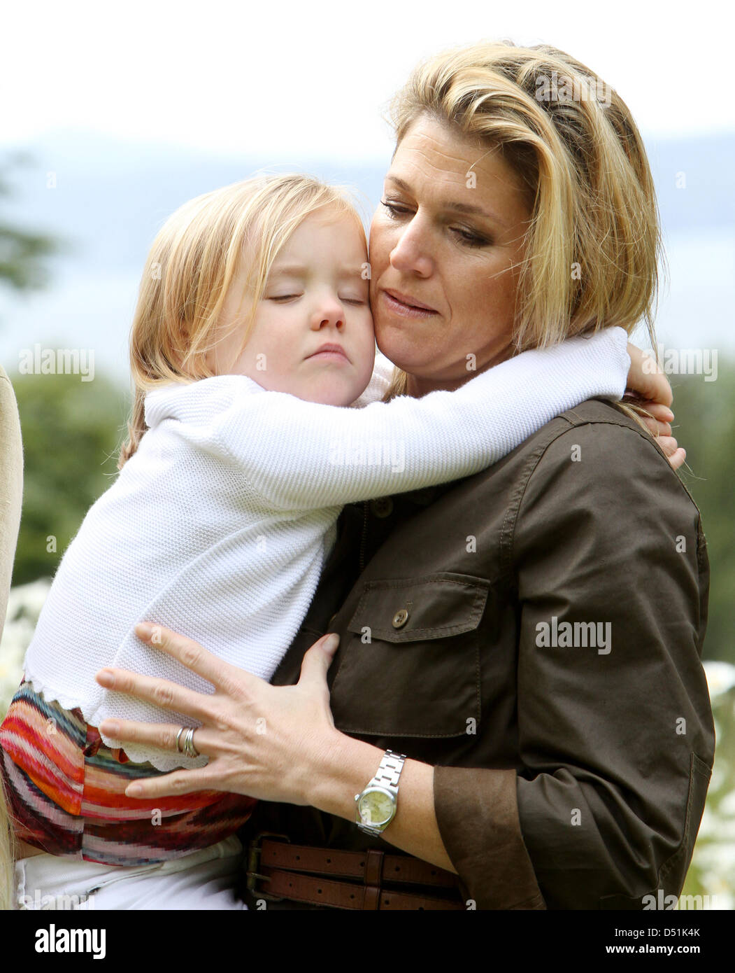dutch-crown-princess-maxima-with-her-youngest-daughter-ariane-during-D51K4K.jpg