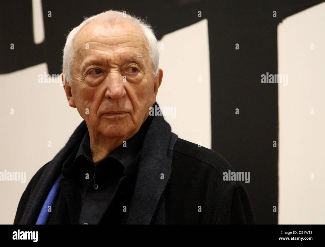 French painter Pierre Soulages leaves a press conference at Martin Gropius Building in Berlin, Germany, 01 October 2010. The works of Soulages are on display at Martin Gropius Building until 17 January 2011. Photo: CHRISTINE CORNELIUS Stock Photo