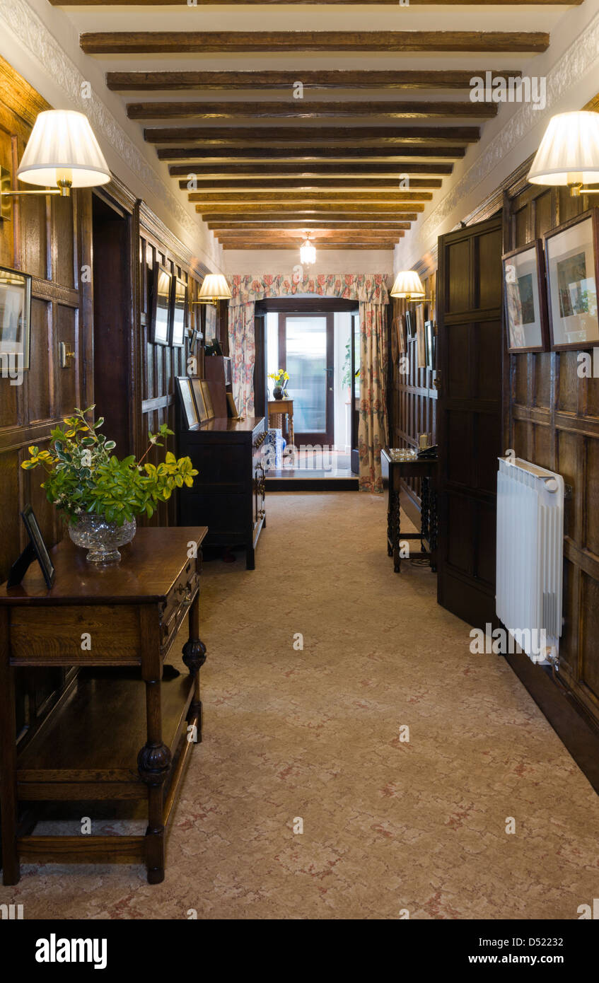 Oak panelled room hi-res stock photography and images - Alamy