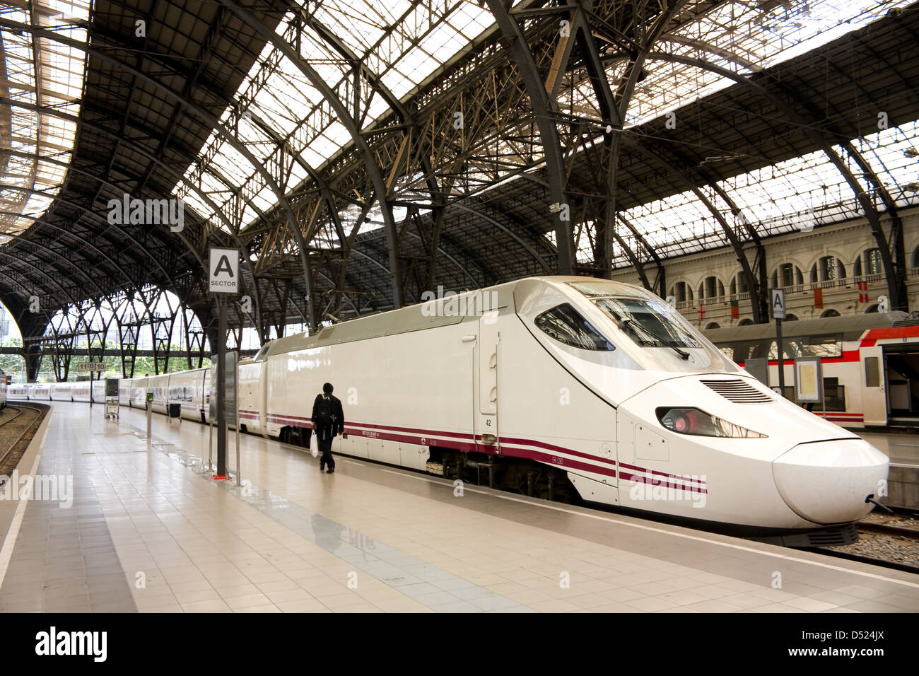 TGV. high speed train, Spain. France Station. Barcelona Stock Photo Alamy