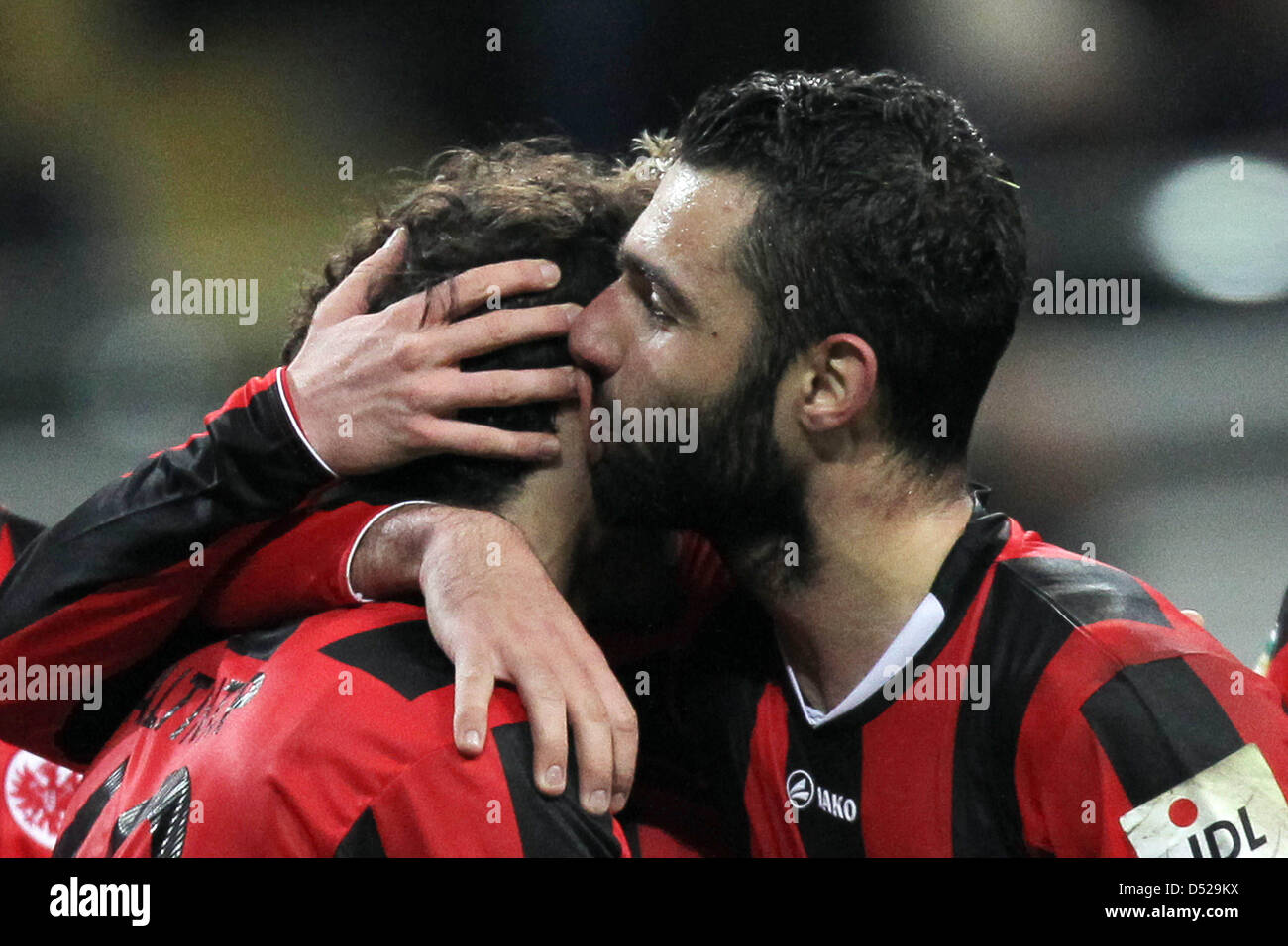Classify Greek footballer Tzavellas