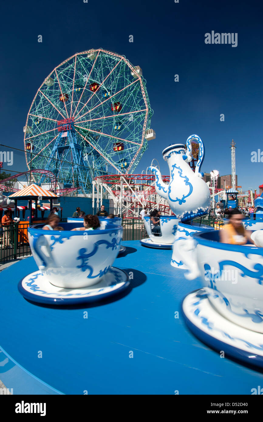 TEA CUP RIDE DENO'S WONDER WHEEL AMUSEMENT PARK CONEY ISLAND BROOKLYN