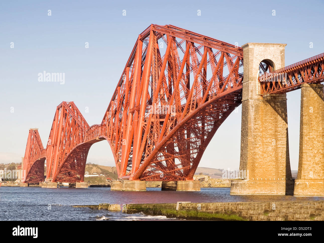 Forth Rail Bridge, Edinburgh, Scotland. This bridge connects the towns of North and South Queensferry. Stock Photo
