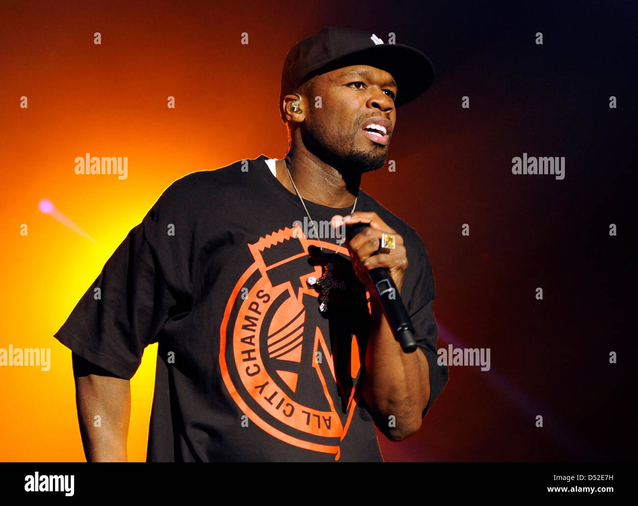US rapper 50 Cent performs during a concert at C-Halle in Berlin, Germany, 23 February 2010. Curtis Jackson alias 50 Cent will give several concerts in Germany during his 'Before I Self-Destruct Tour'. Photo: Britta Pedersen Stock Photo