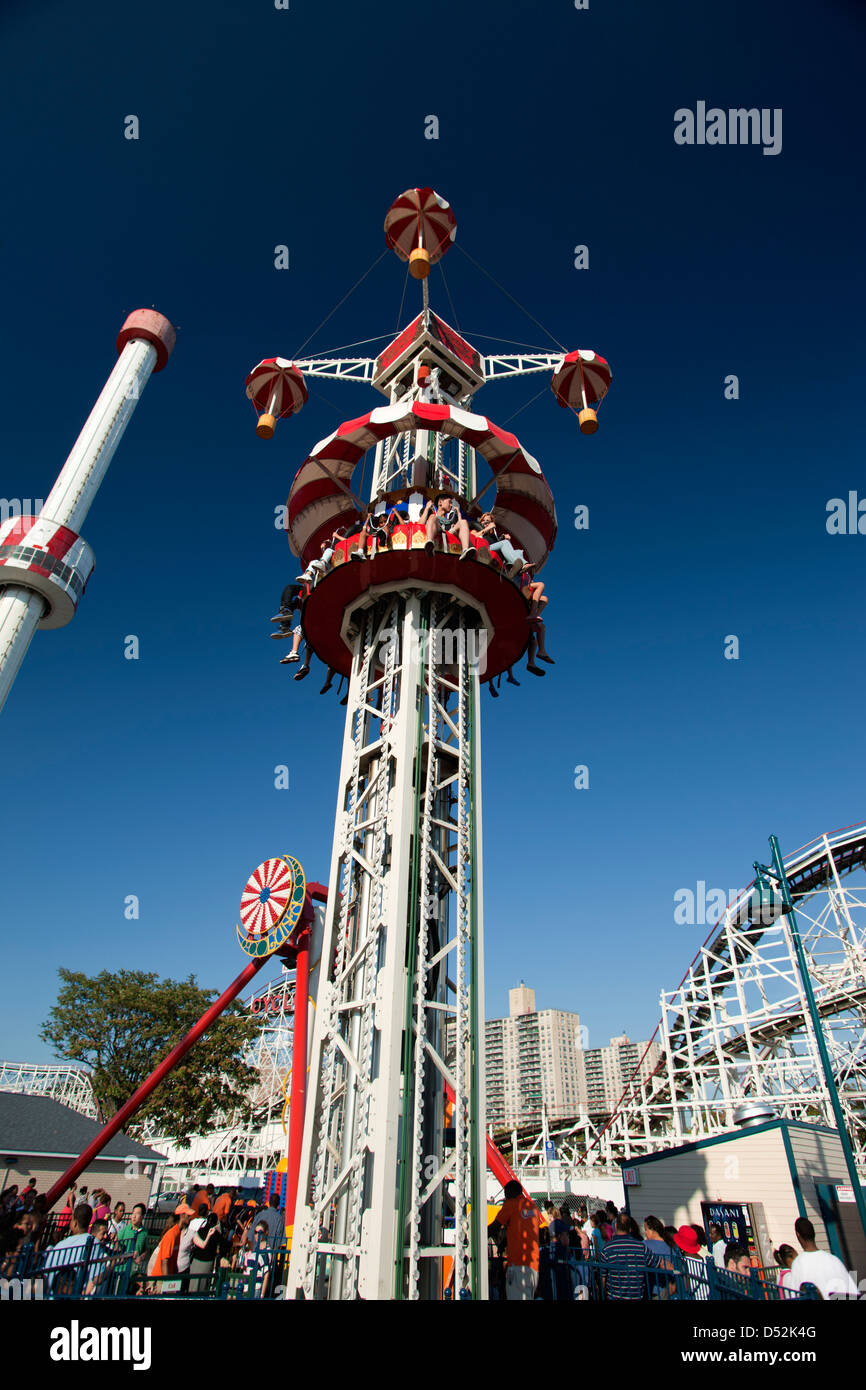 THRILL RIDE DENOS AMUSEMENT PARK CONEY ISLAND BROOKLYN NEW YORK USA