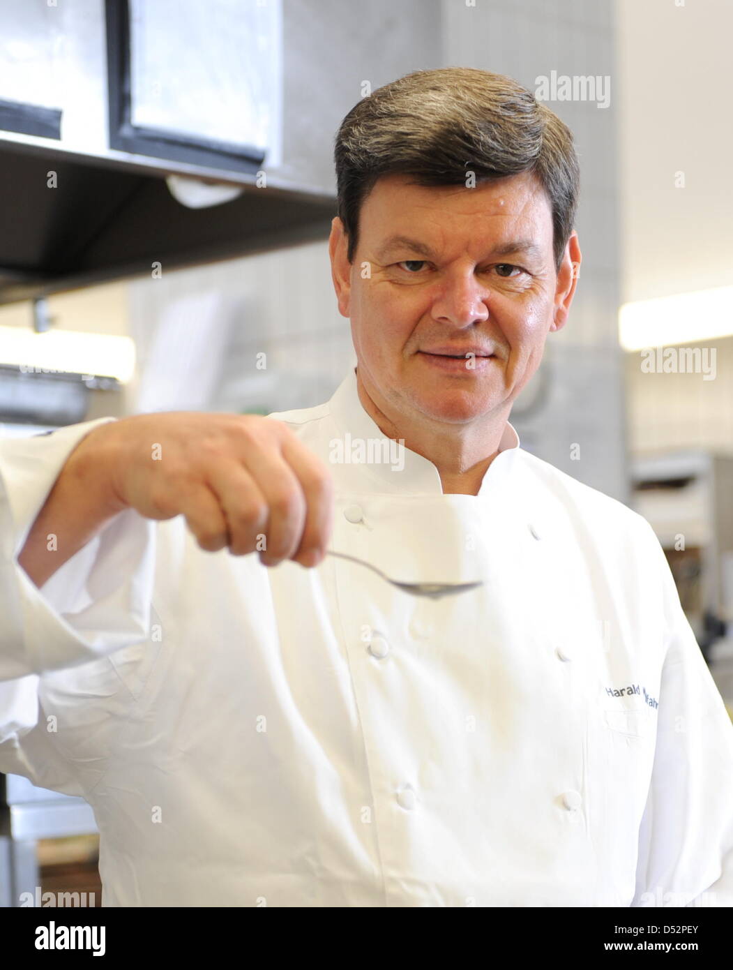 Three star cook Harald Wohlfahrt, considered to be Germany's best cook in the last years, at work at his 'Schwarzwaldstube' restaurant in Baiersbronn-Tonbach, Germany, 05 March 2010. Wohlfahrt is chef of Schwarzwaldstube since 1980. He earned himself his third 'Michelin' star in 1992. Photo: Bernd Weissbrod Stock Photo