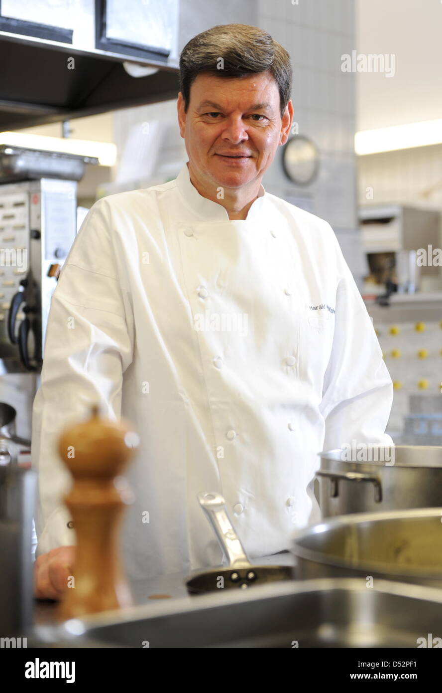 Three star cook Harald Wohlfahrt, considered to be Germany's best cook in the last years, at work at his 'Schwarzwaldstube' restaurant in Baiersbronn-Tonbach, Germany, 05 March 2010. Wohlfahrt is chef of Schwarzwaldstube since 1980. He earned himself his third 'Michelin' star in 1992. Photo: Bernd Weissbrod Stock Photo