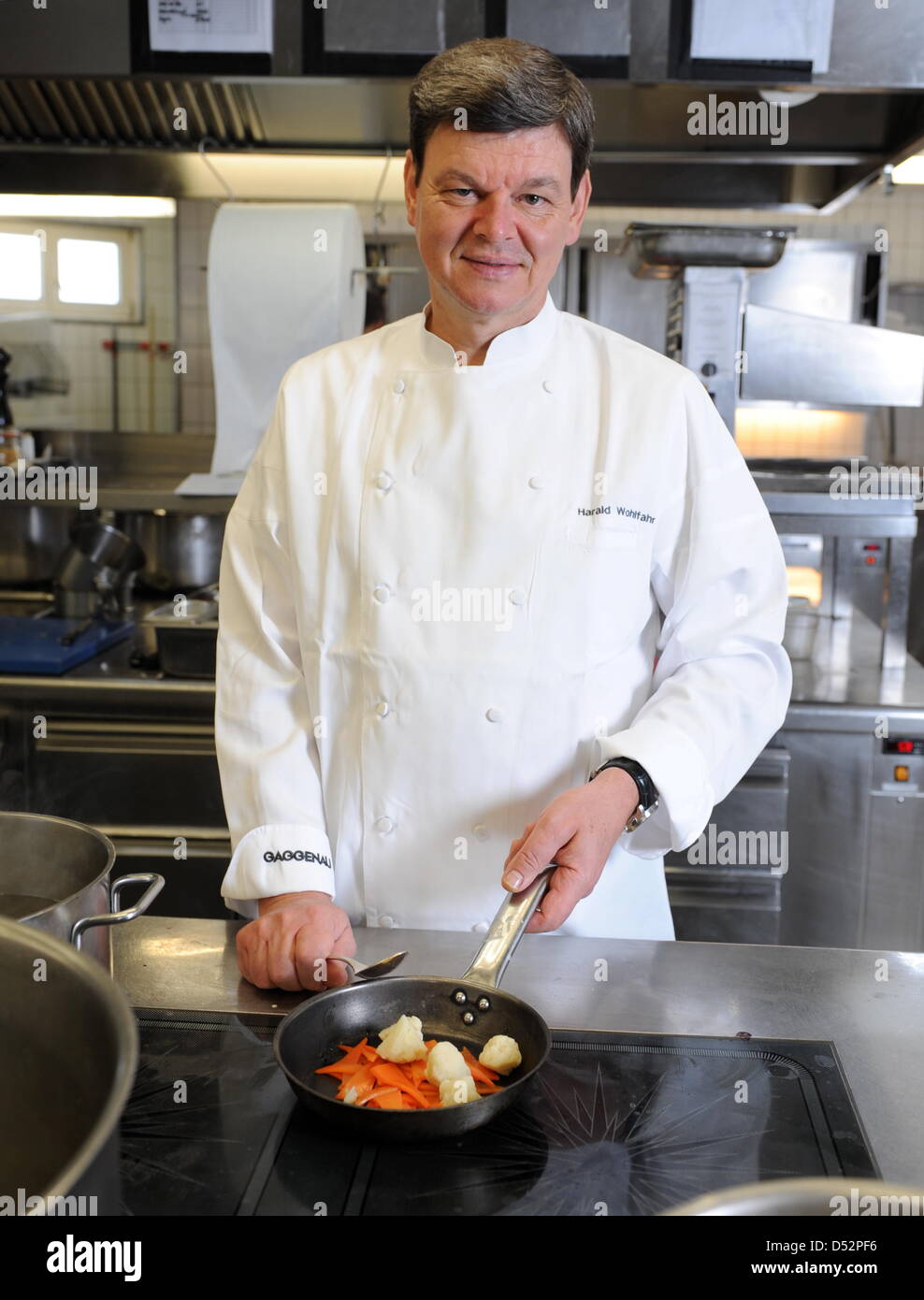 Three star cook Harald Wohlfahrt, considered to be Germany's best cook in the last years, at work at his 'Schwarzwaldstube' restaurant in Baiersbronn-Tonbach, Germany, 05 March 2010. Wohlfahrt is chef of Schwarzwaldstube since 1980. He earned himself his third 'Michelin' star in 1992. Photo: Bernd Weissbrod Stock Photo